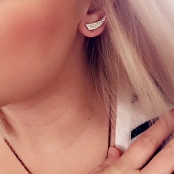 ❤ 4/$18❤ Silver Rhinestone Stud Ear Climbers - Picture 2 of 7